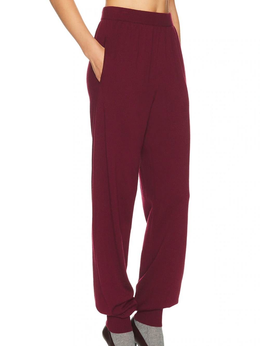 HELSA
Kerstin Knit Jogger in Oxblood
Color: Oxblood